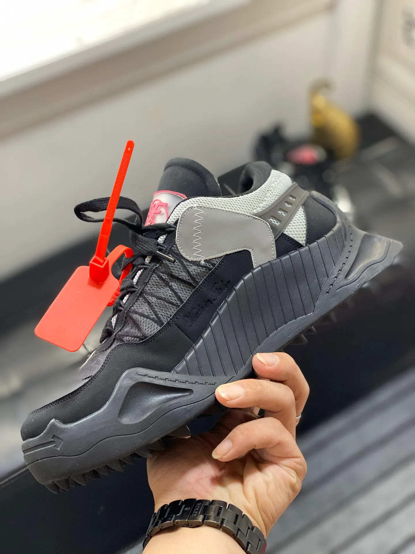 Men's Men's Shoes💰480🌼【New Style】High-end Boutique-🤷‍♂🤷‍♂OFF-WHITE x Air Jordan 】1 The joint shoe has been highly concerned by everyone since its design. The new shoe is shown in the popular Chicago bull white and yellow LOGO color scheme. The shoe body is made of cowhide, cow suede, and other materials. In addition to the X hidden on the inside of the leather, the oversized Swoosh, OFF-WHITE for Nike, Air Jordan 1 birth information and AIR are displayed on both sides of the shoe. The iconic details of OFF-WHITE can be seen on the sole and insole. You can choose a pair if you like the style. Code: 39-44 (45 can be customized